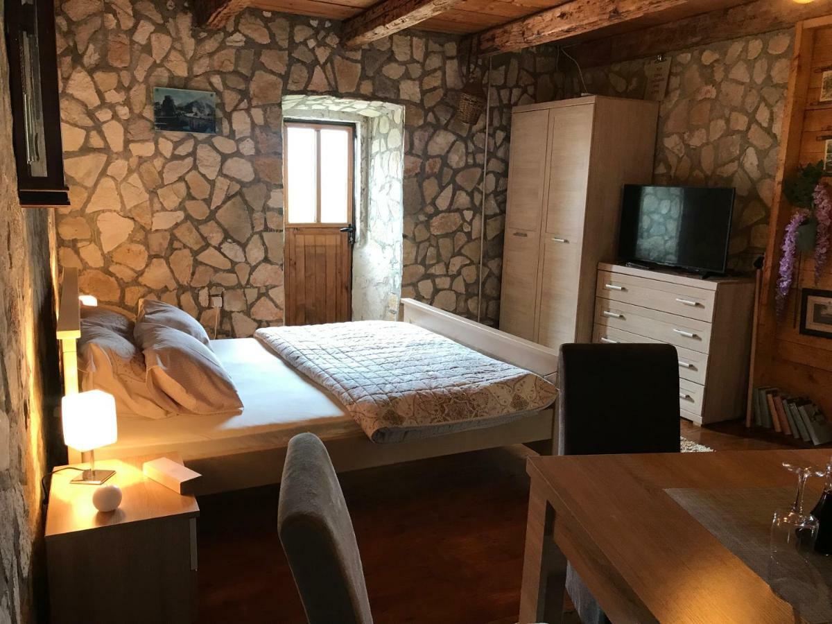 Apartments "Old House Pajovic" Virpazar Luaran gambar